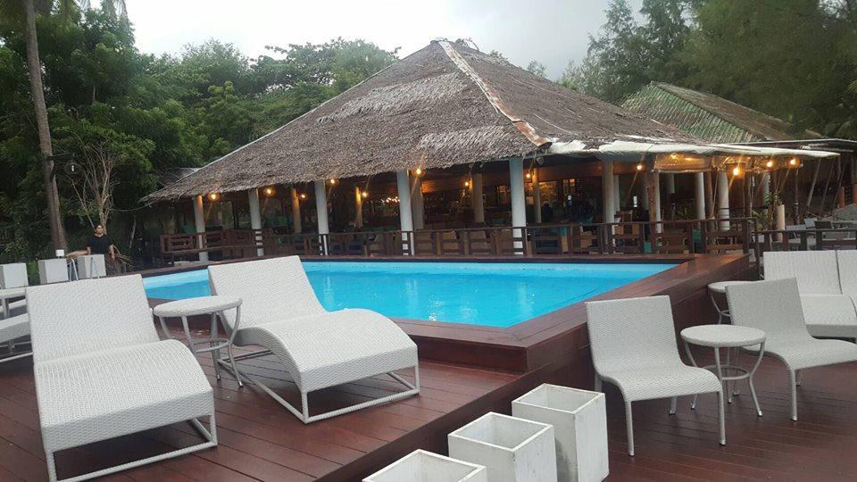 Baan Chumphon Hotel Pathio Exterior photo